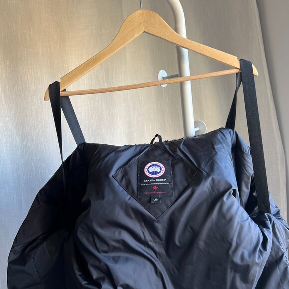 *RARE* Canada Goose Black Label Fitted Puffer - Picture 8 of 13